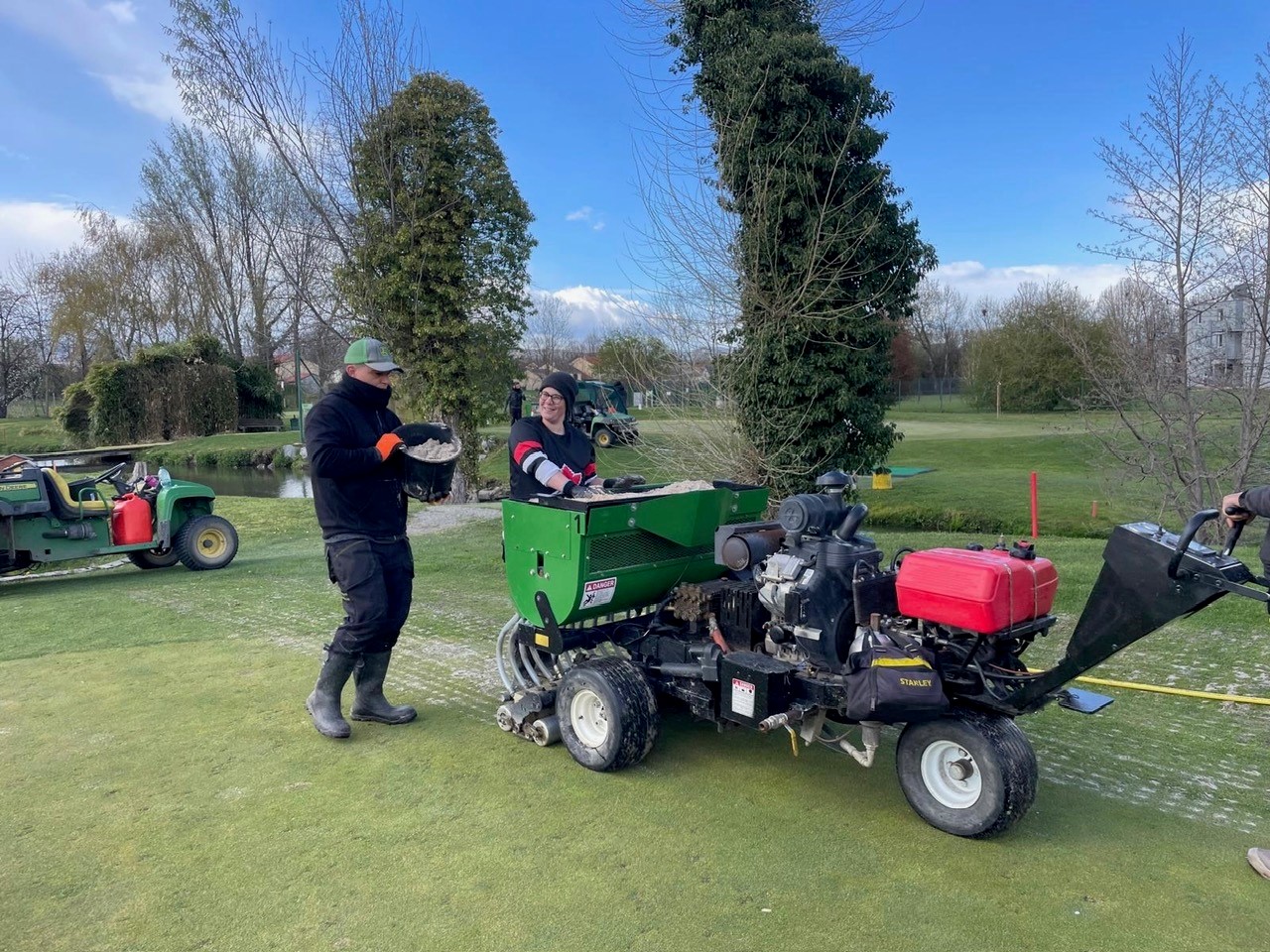 Jeudi 26 Mars : Aération des Greens